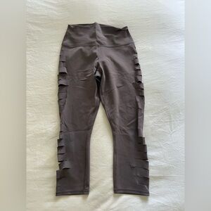 ALO Yoga High Waist Slice Capri Leggings